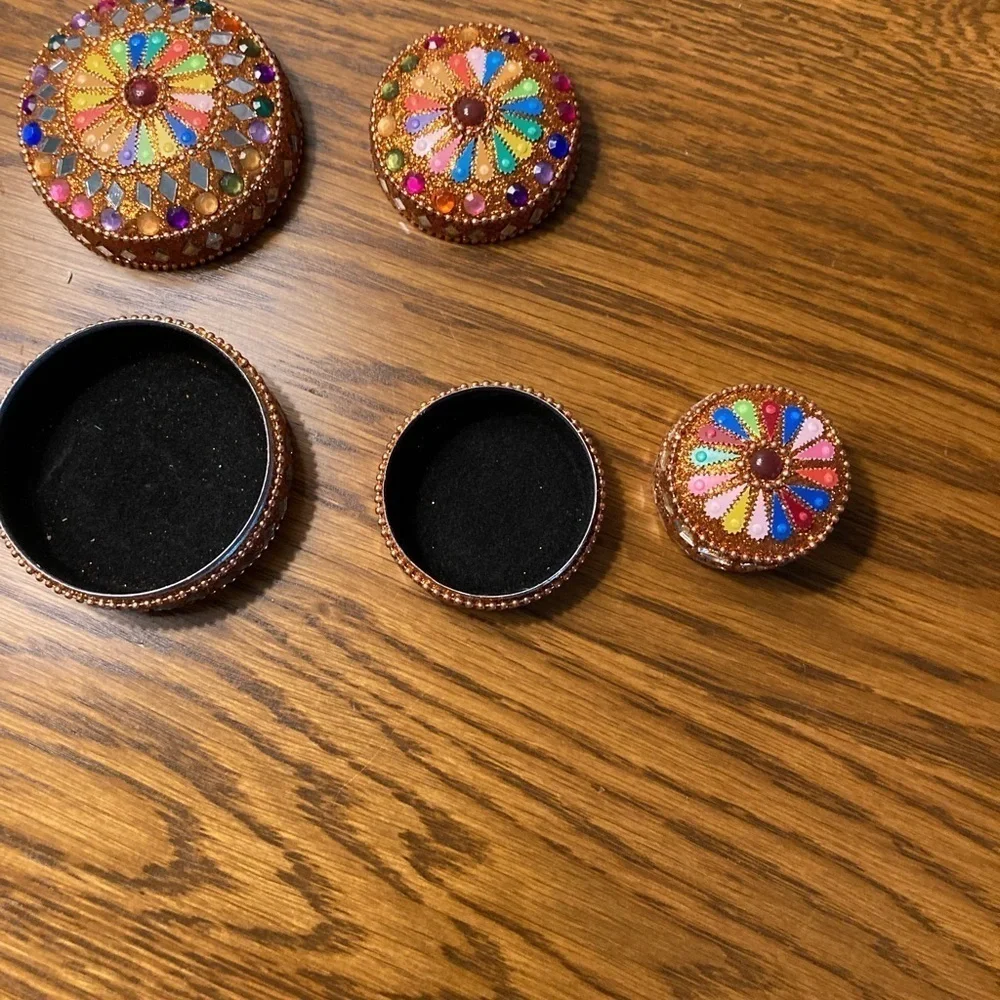 Round Trinket Box Multicolor Stones Indian Nesting Boxes Red Gold Set Of 3